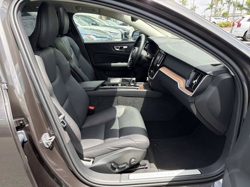 Certified 2025 Volvo V60 B5 Cross Country Plus AWD/4WD image 25