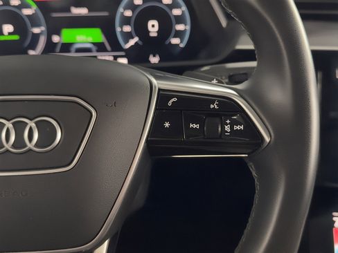 Used 2022 Audi e-tron Premium Plus w/ Premium Plus Package image 22