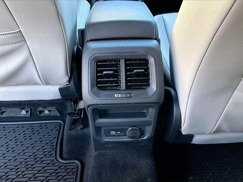 Used 2021 Volkswagen Tiguan SE R-Line image 16