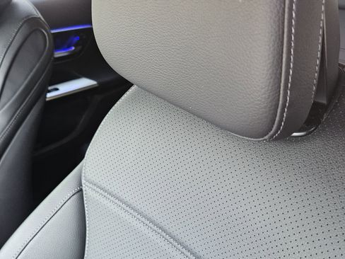 Certified 2025 Mercedes-Benz GLC 300 4MATIC image 11