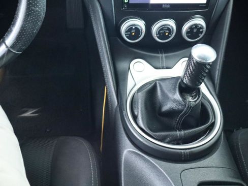 Used 2017 Nissan 370Z Coupe RWD image 25