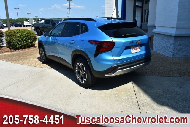 Used 2025 Chevrolet Trax LT w/ Driver Confidence Package FWD image 8