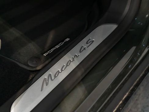 Used 2025 Porsche Macan 4S Electric image 27