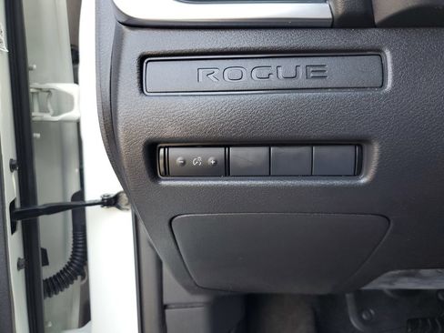 Used 2022 Nissan Rogue S AWD/4WD image 30
