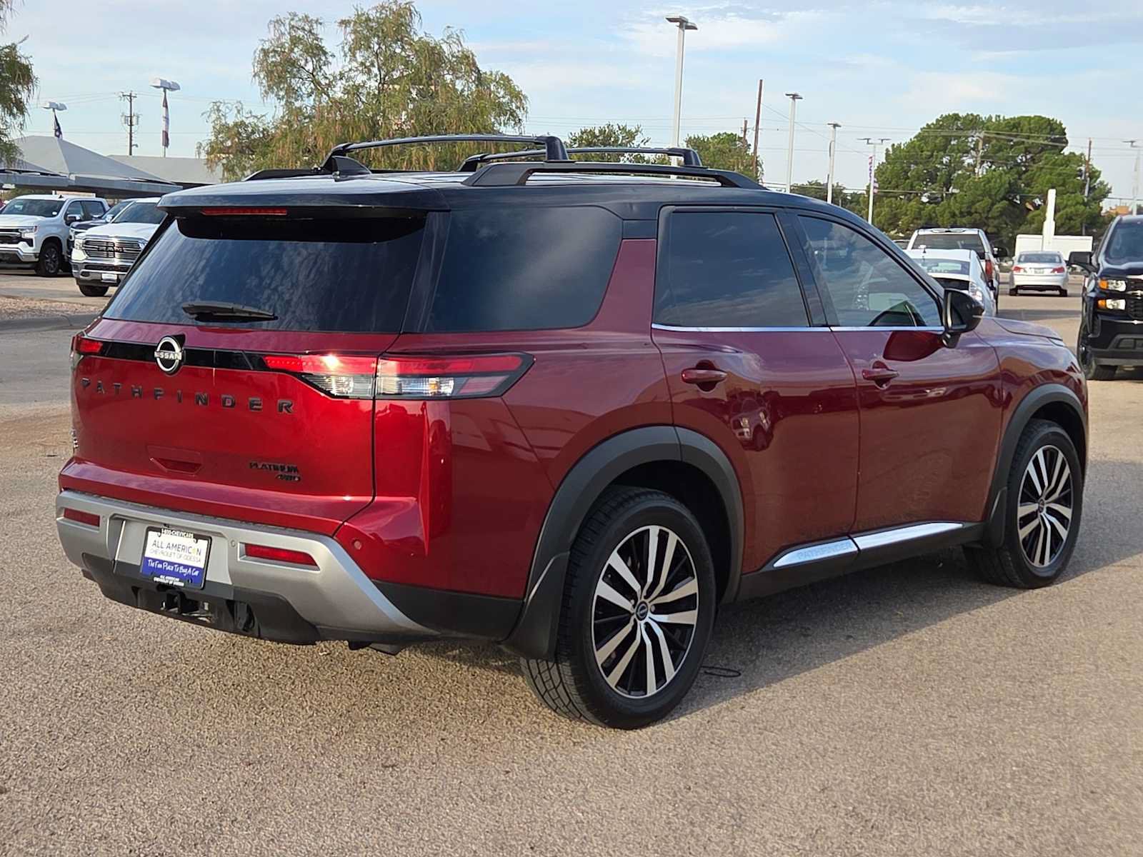 Used 2023 Nissan Pathfinder Platinum w/ Lighting Package (N92) AWD/4WD image 8