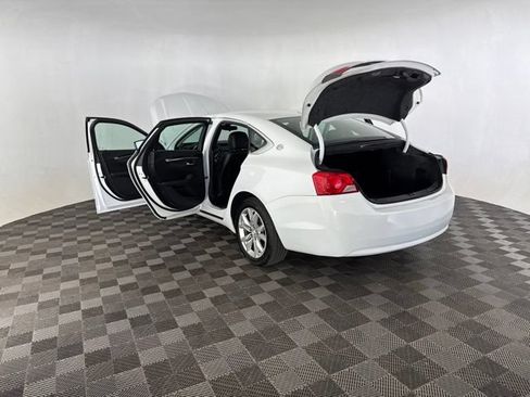 Used 2019 Chevrolet Impala LT FWD image 16