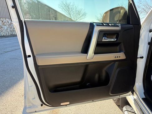 Used 2020 Toyota 4Runner Limited image 16