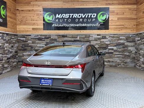 Certified 2024 Hyundai Elantra SEL FWD image 10