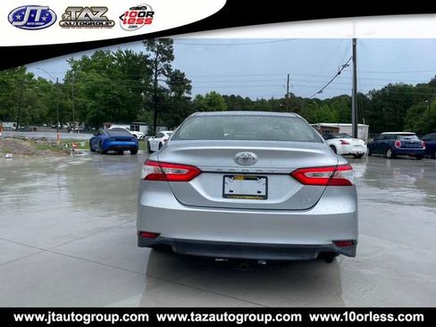 Used 2018 Toyota Camry LE FWD image 3