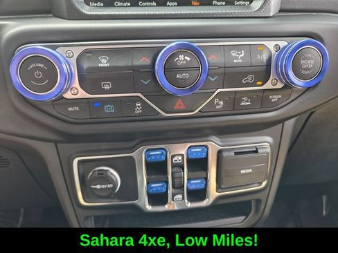 Used 2022 Jeep Wrangler Unlimited Sahara w/ Safety Group AWD/4WD image 25