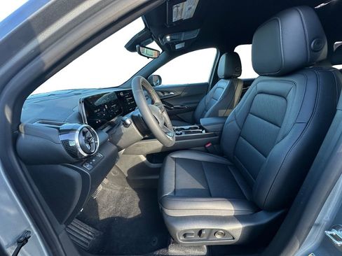 New 2026 Chevrolet Equinox LT w/ Convenience Package II image 9