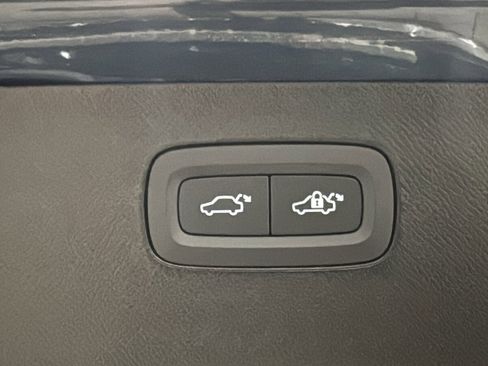 New 2026 Volvo XC90 T8 Plus w/ Protection Package Premier image 31