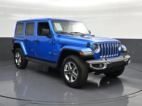 Used 2023 Jeep Wrangler Unlimited Sahara w/ LED Lighting Group AWD/4WD image 5