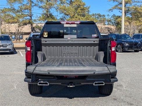 Used 2023 Chevrolet Silverado 1500 High Country image 14