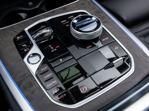 New 2026 BMW X5 xDrive50e w/ Executive Package image 31