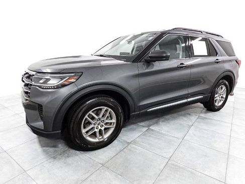 Certified 2025 Ford Explorer Active AWD/4WD image 4
