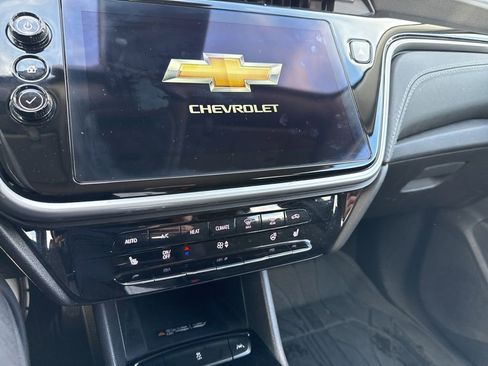Used 2023 Chevrolet Bolt EUV LT w/ Comfort Package image 14
