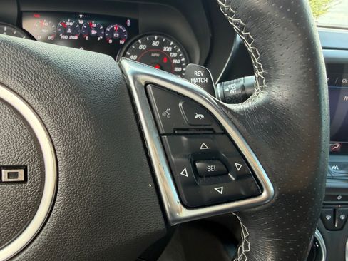 Used 2020 Chevrolet Camaro SS RWD image 19
