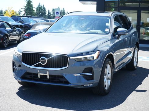 Used 2022 Volvo XC60 B5 Momentum image 10
