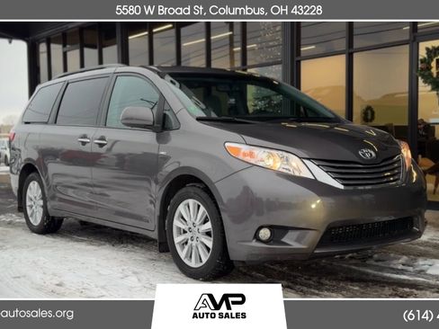 Used 2017 Toyota Sienna XLE image 1
