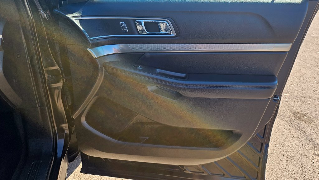 Used 2018 Ford Explorer XLT FWD image 18