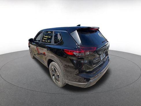 Used 2025 Nissan Rogue SV image 5