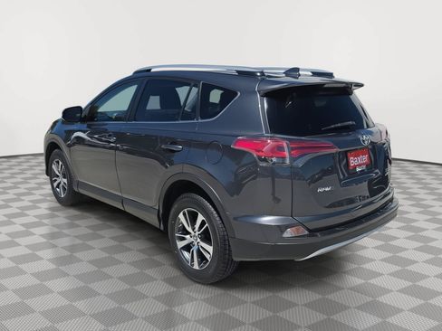 Used 2018 Toyota RAV4 XLE AWD/4WD image 8