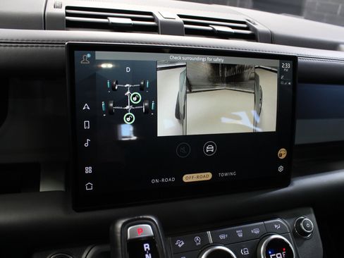 Used 2024 Land Rover Defender 110 SE image 56