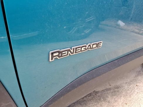 Used 2022 Jeep Renegade Latitude AWD/4WD image 5