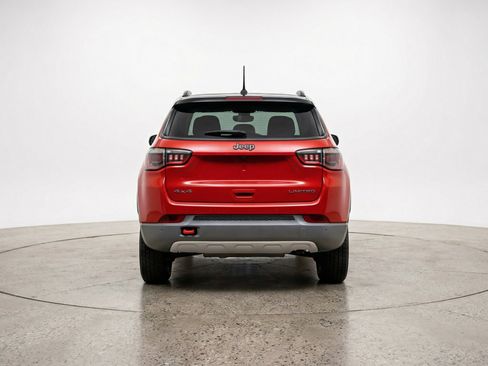 Used 2025 Jeep Compass Trailhawk image 7