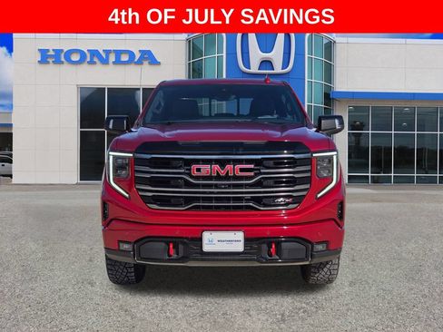 Used 2025 GMC Sierra 1500 AT4 w/ AT4 Premium Package AWD/4WD image 8