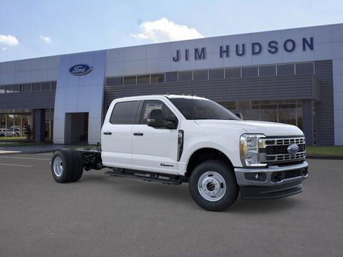 New 2026 Ford F350 XL w/ XL Chrome Package image 7