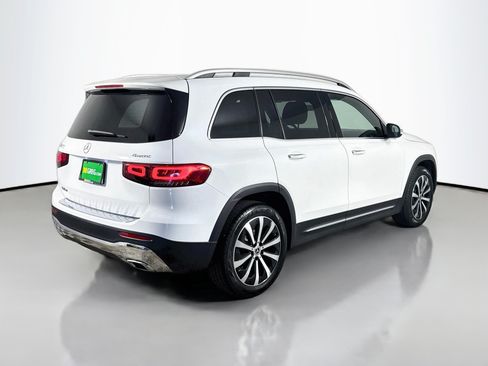 Used 2023 Mercedes-Benz GLB 250 4MATIC w/ Premium Package image 10