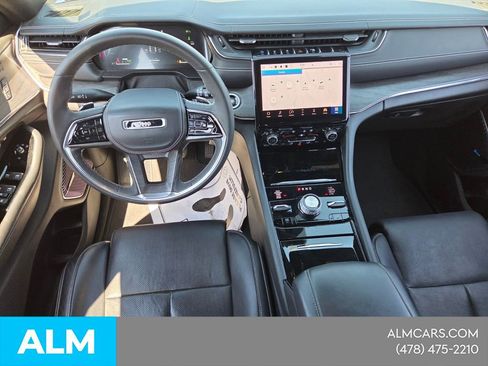 Used 2023 Jeep Grand Cherokee Overland w/ Luxury Tech Group IV AWD/4WD image 12