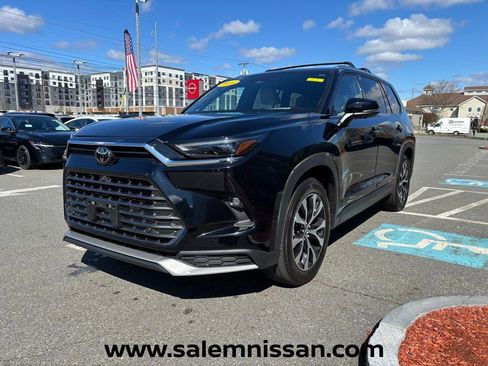 Used 2024 Toyota Grand Highlander AWD Hybrid image 3