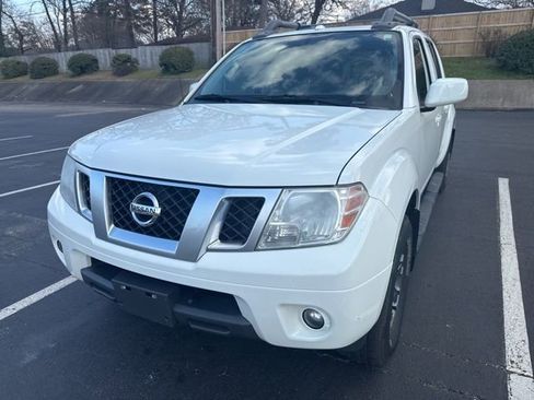 Used 2016 Nissan Frontier PRO-4X w/ Pro-4x Luxury Package image 3
