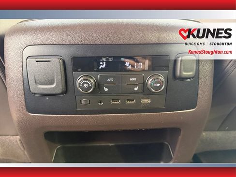 Used 2017 GMC Yukon XL Denali w/ Open Road Package AWD/4WD image 38