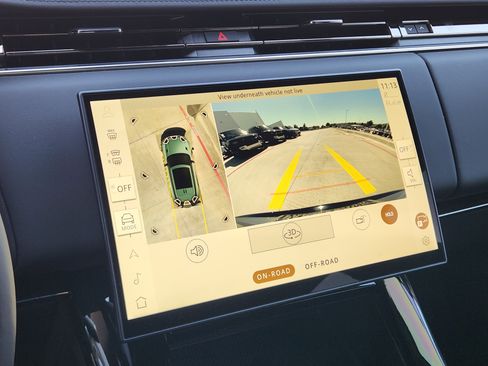 New 2025 Land Rover Range Rover Sport Dynamic SE image 17