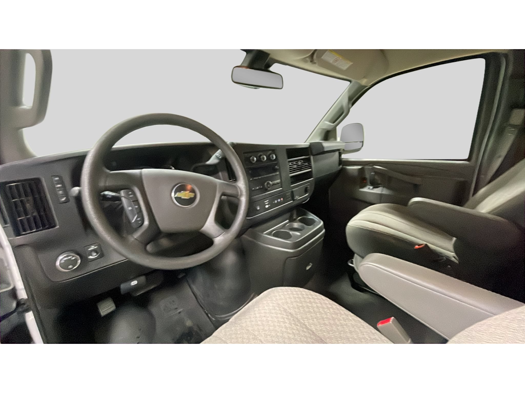 Used 2025 Chevrolet Express 3500 LT w/ LT Preferred Equipment Group RWD image 10
