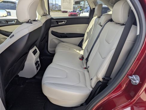 Used 2019 Ford Edge Titanium w/ Cold Weather Package AWD/4WD image 8