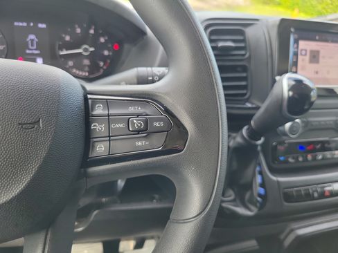 Used 2026 RAM ProMaster 2500 w/ Convenience Group FWD image 18