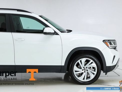 Used 2023 Volkswagen Atlas SE w/ Panoramic Sunroof Package FWD image 12