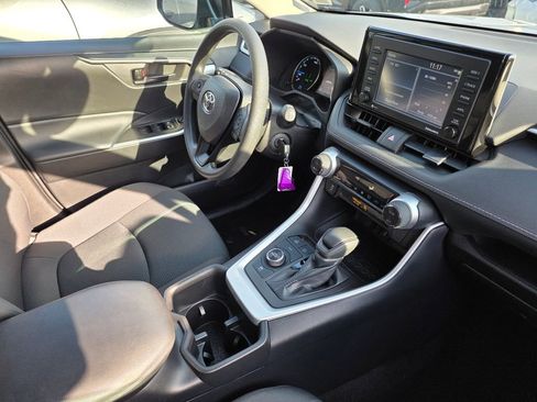 Used 2022 Toyota RAV4 LE image 26