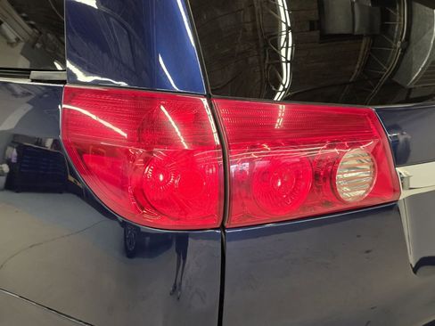 Used 2007 Toyota Sienna XLE image 52