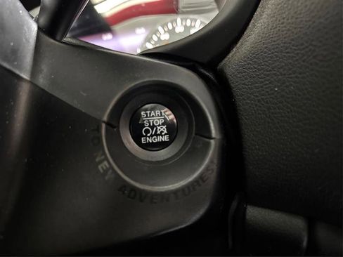 Used 2018 Jeep Renegade Limited image 25