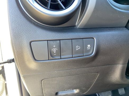 Used 2023 Hyundai Kona Limited image 47