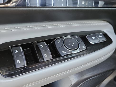 Used 2022 Lincoln Corsair Grand Touring image 22