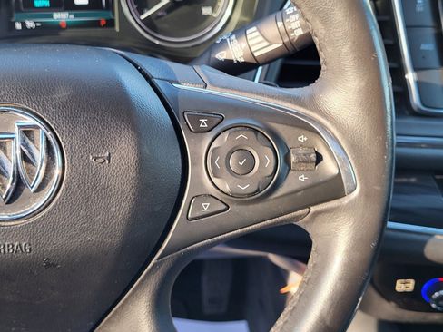 Used 2018 Buick Enclave Premium image 27