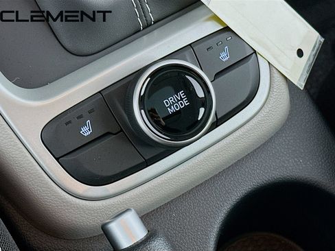 Certified 2026 Hyundai Venue SEL FWD image 23