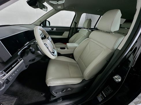 Used 2025 Hyundai Santa Fe SEL image 13